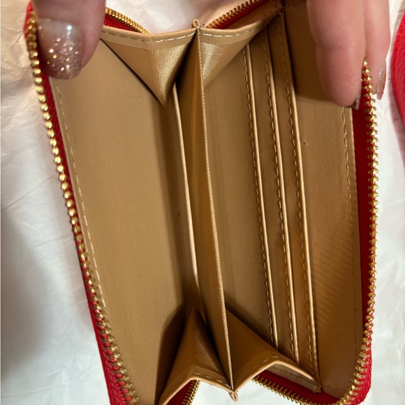 2pc Red The Tote Bag&Wallet Set.Crossbody strap
10.5w,9.5h,4.5 expansion- vegan - Picture 4 of 13